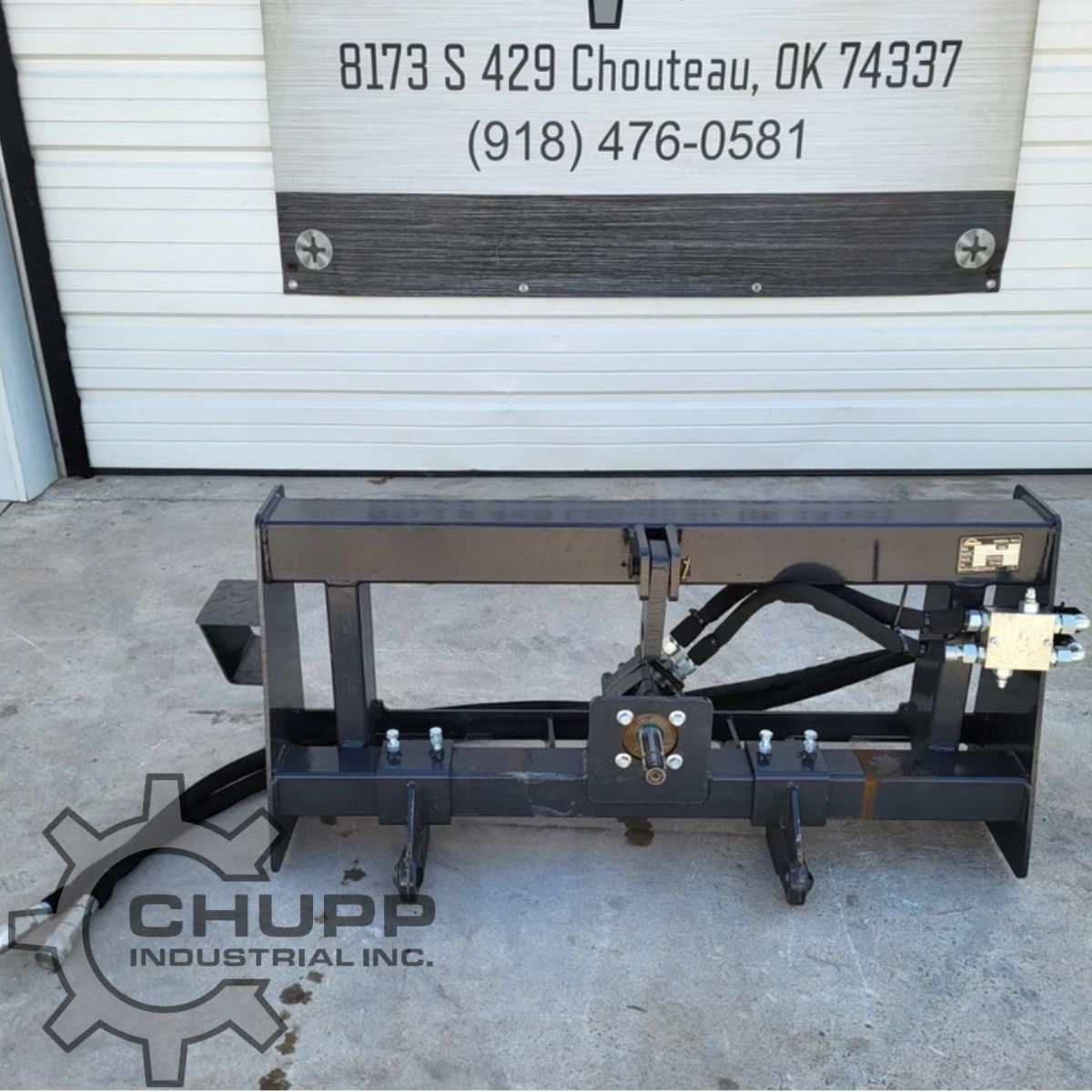 Arteer 3-point PTO hitch adapter, rear view: lower lift arms, top link bracket, PTO shaft and hydraulic hoses