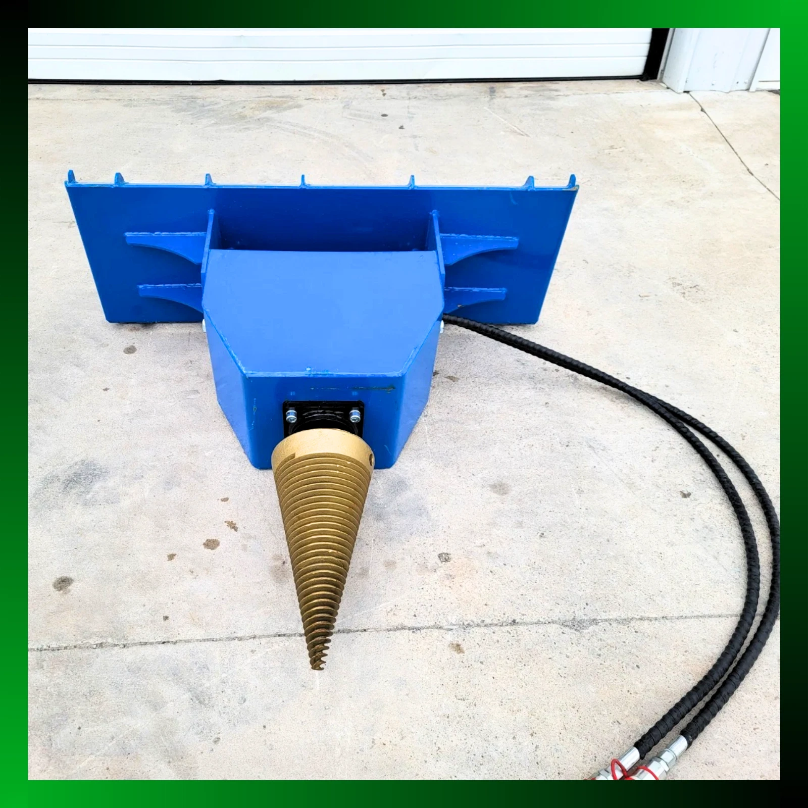 Blue GIYI log splitter from above, gold screw cone pointing down with hydraulic hoses