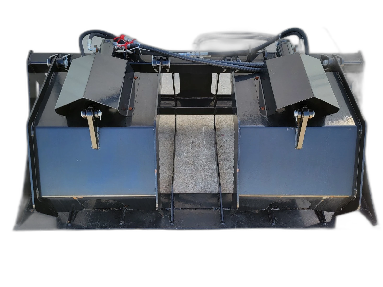 GIYI 72-inch root grapple bucket, dual independent top clamps closed over the tine floor, hoses above