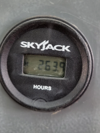 Skyjack hour meter displaying 263.9 hours
