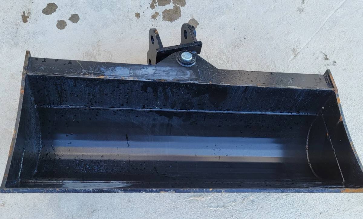 32 in Mini Excavator Tilting Bucket (.8–1.5 Ton) New