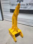 TOFT08ER excavator ripper for CAT 320, yellow with pointed ripper attachment