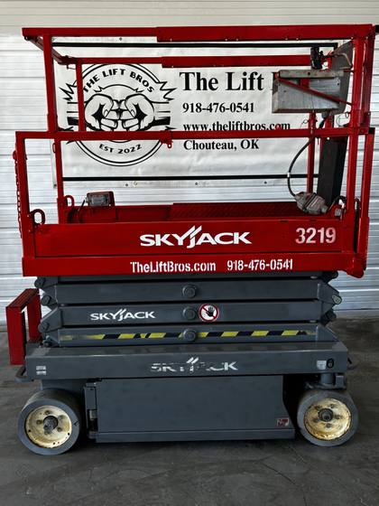 2014 Skyjack SJIII 3219 19 ft Electric Scissor Lift - 144 Hours #8775