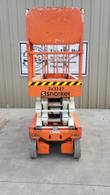 Snorkel S3226E scissor lift, end view of the platform and chassis