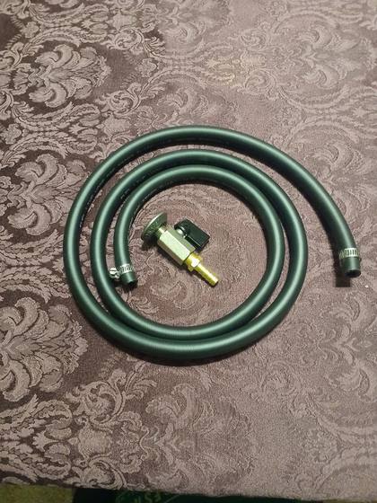 Fuel line kit: green SAE J30 R7 fuel hose with clamps, tank flange shutoff valve and brass barb