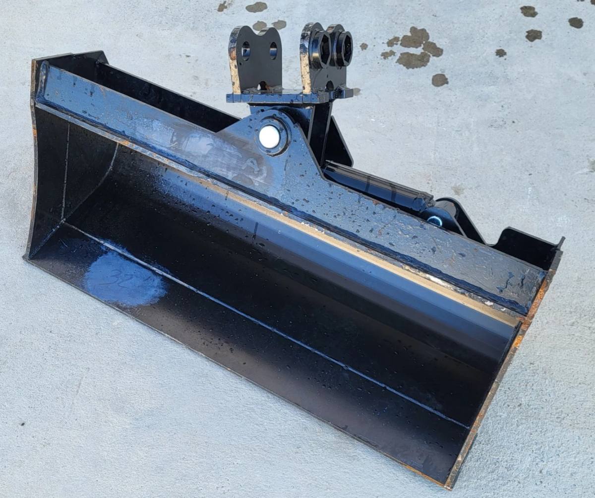 32 in Mini Excavator Tilting Bucket (.8–1.5 Ton) New