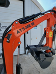 ATS-ME18 mini excavator boom with hydraulic cylinders, bucket and toothed grapple thumb
