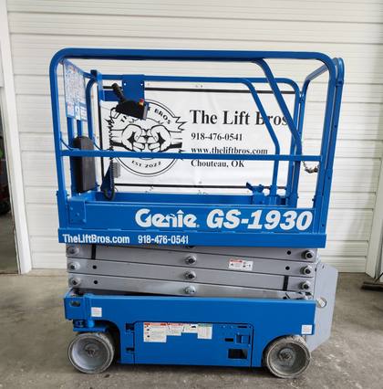 Genie GS-1930 19 ft Electric Scissor Lift (Used)
