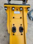 SB40 breaker's two hydraulic ports and NOTICE plate: nitrogen accumulator charging pressure 16 bar