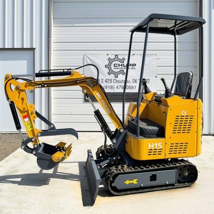 AGT H15 1.5 Ton Mini Excavator