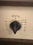 Timer dial on the Burrell shaker marked 0 to 60 with a HOLD position