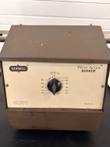 Front panel of the Burrell Wrist Action Shaker Model 75 with timer dial