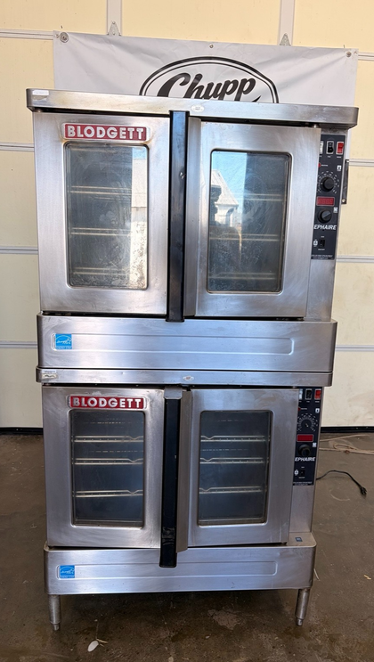 Blodgett Zephaire double-stack convection oven, doors closed, with nameplates, controls and legs
