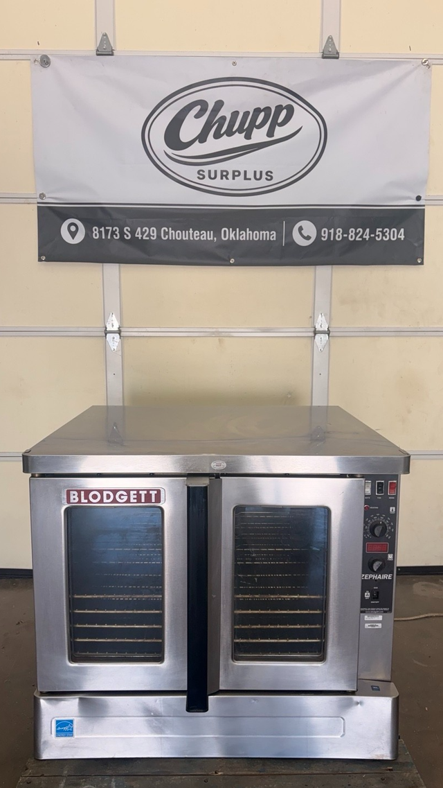 Blodgett Zephaire convection oven with two glass doors and control panel on the right