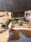 Hydraulic quick-connect couplers on the pump valve block