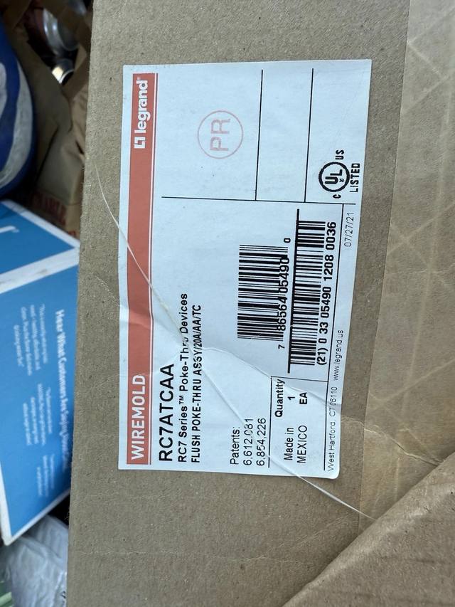 Legrand Wiremold RC7ATCAA box label: flush poke-thru assembly, 20A, quantity 1